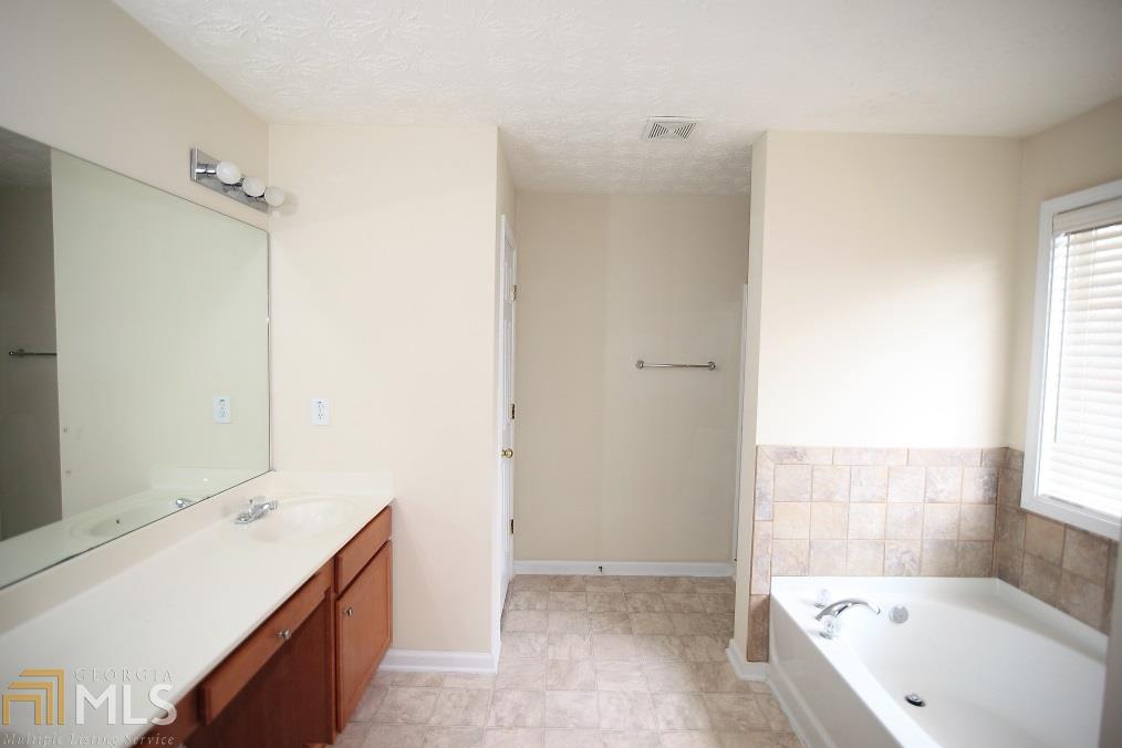 1070 Maple Leaf Dr, Mcdonough, GA 30253 photo 14