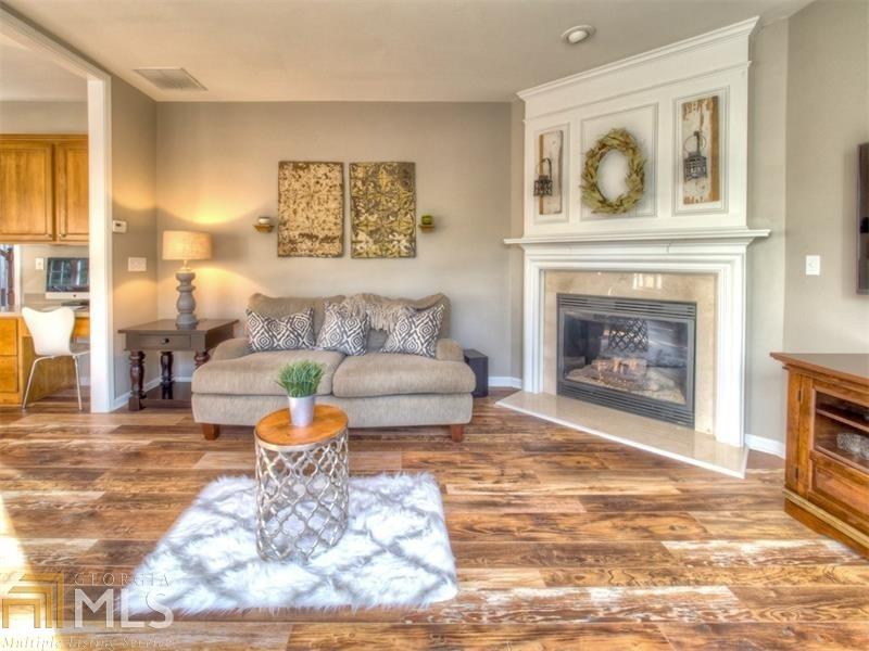 135 Hammersmith Dr, Suwanee, GA 30024 photo 9