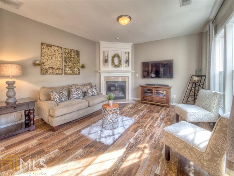 135 Hammersmith Dr, Suwanee, GA 30024 photo 2