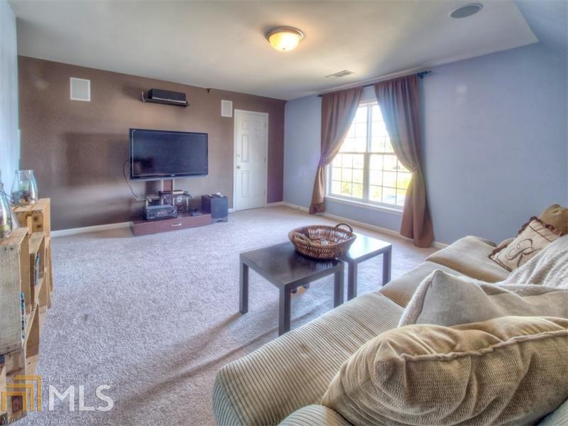 135 Hammersmith Dr, Suwanee, GA 30024 photo 6
