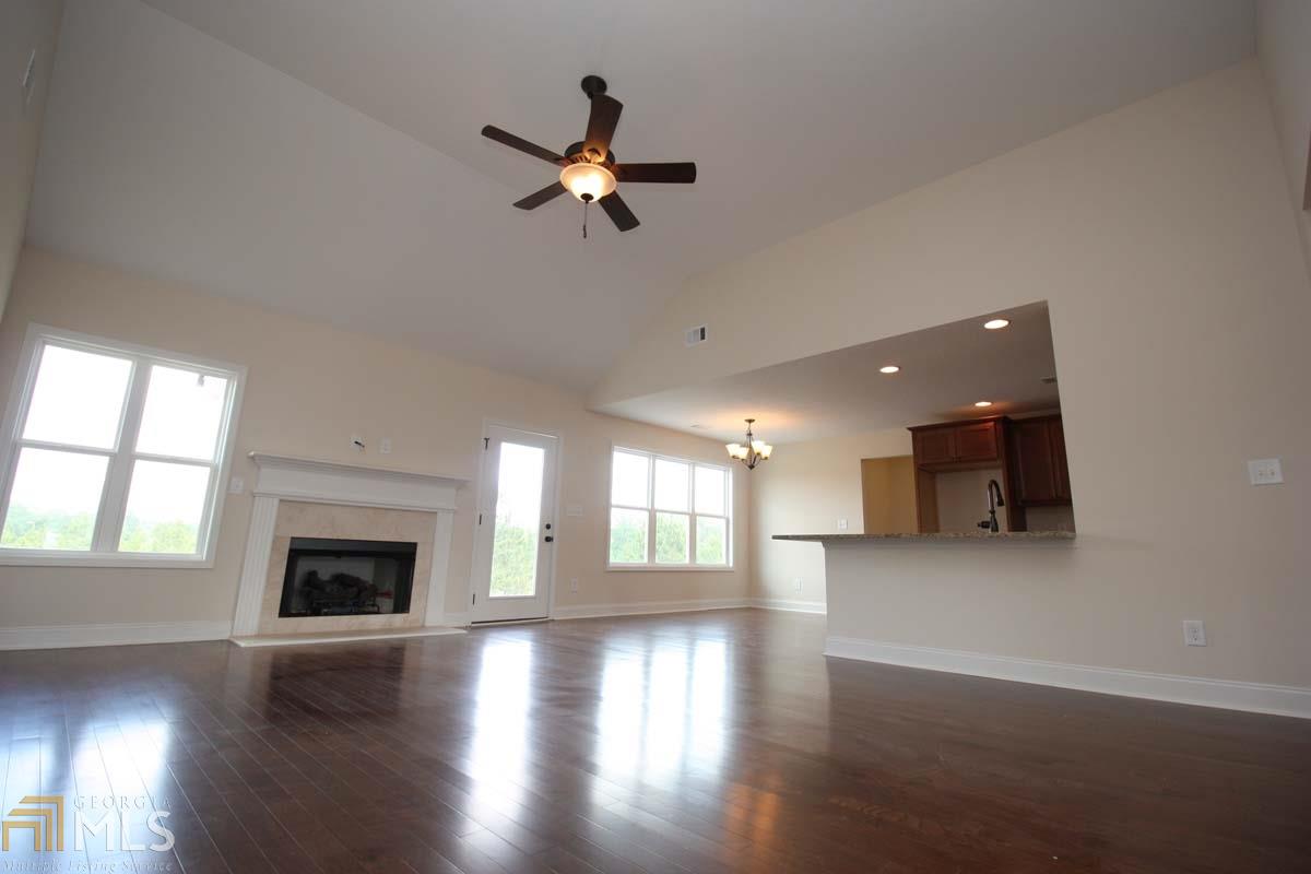 403 Lago Ct, Lagrange, GA 30241 photo 2