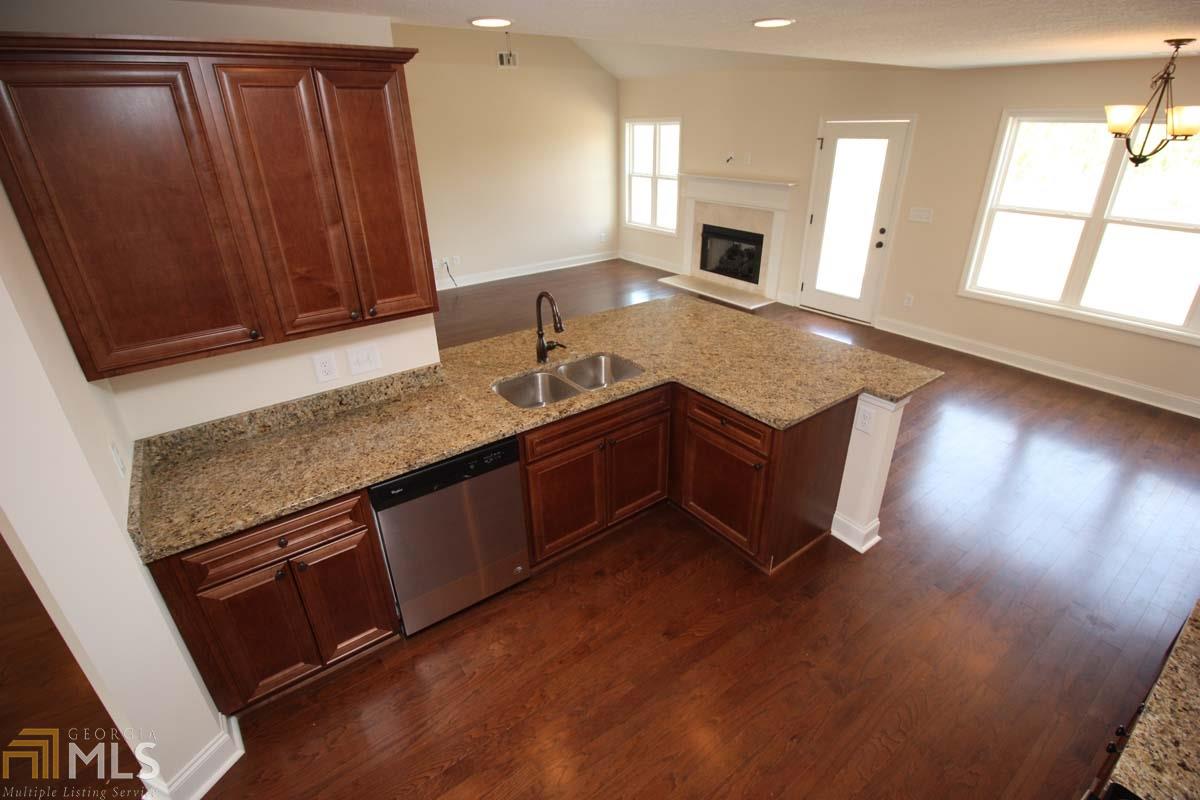 403 Lago Ct, Lagrange, GA 30241 photo 12