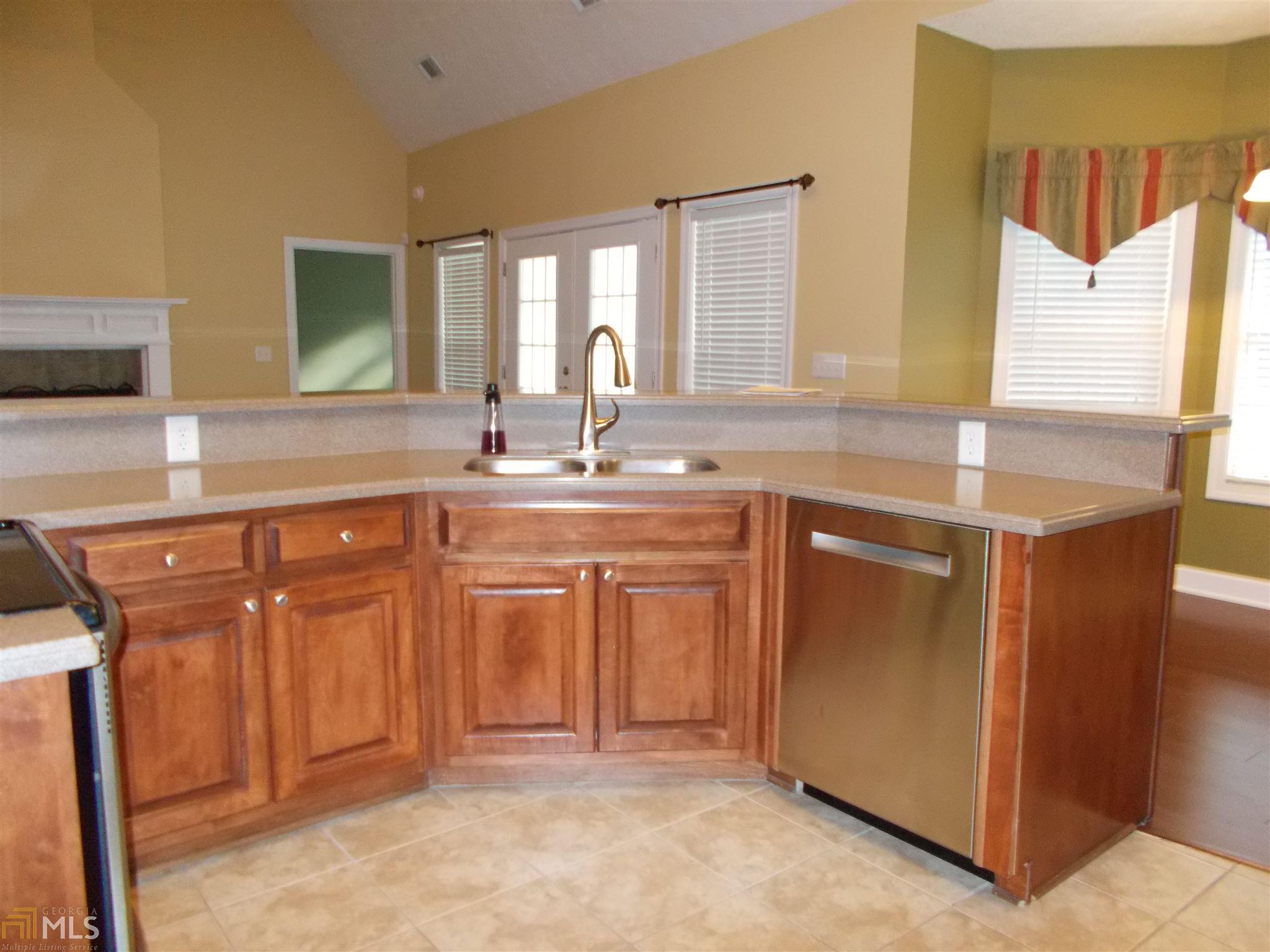 111 E Ball, Jackson, GA 30233 photo 4