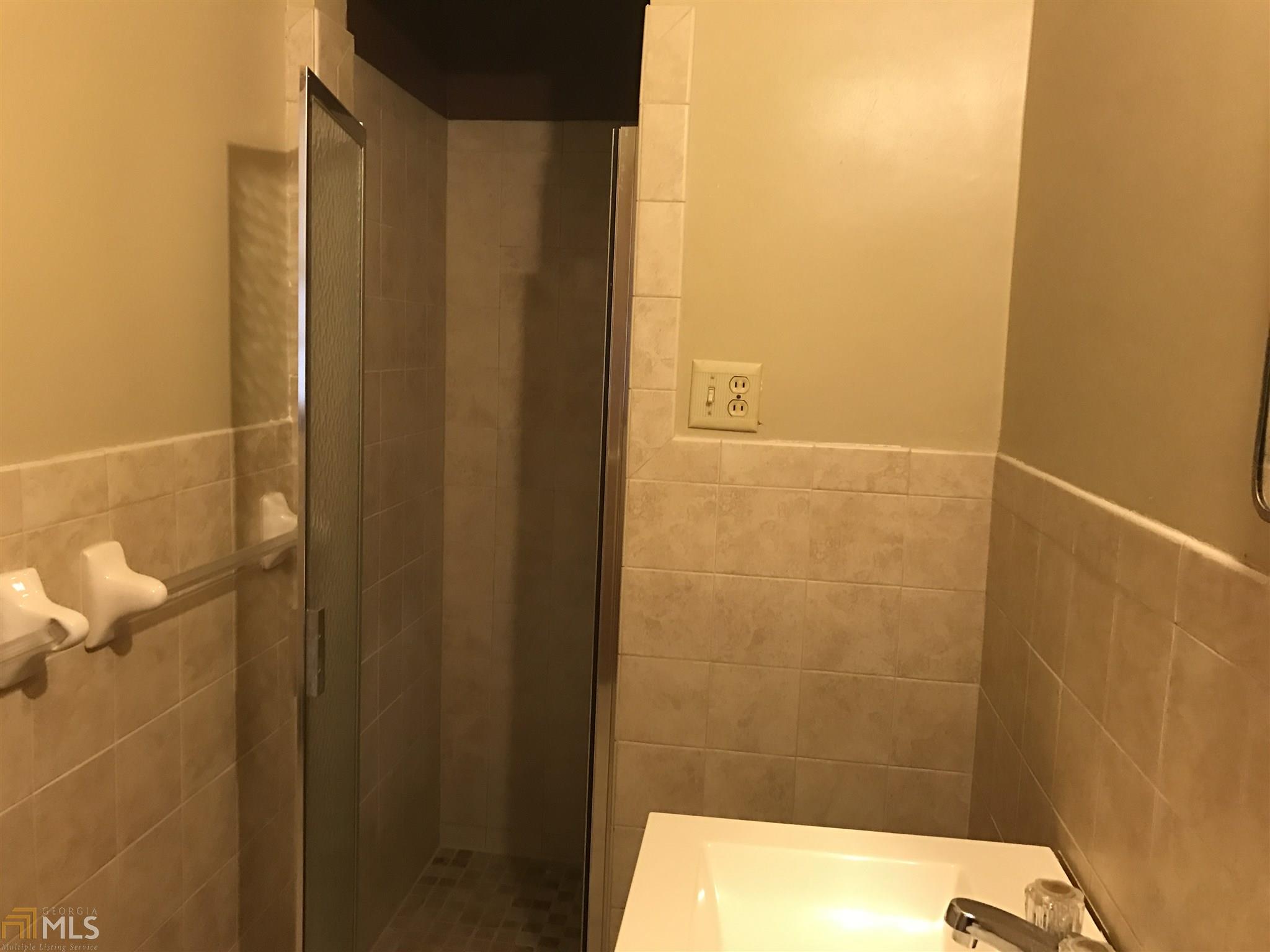 1069 Helen St, Morrow, GA 30260 photo 18