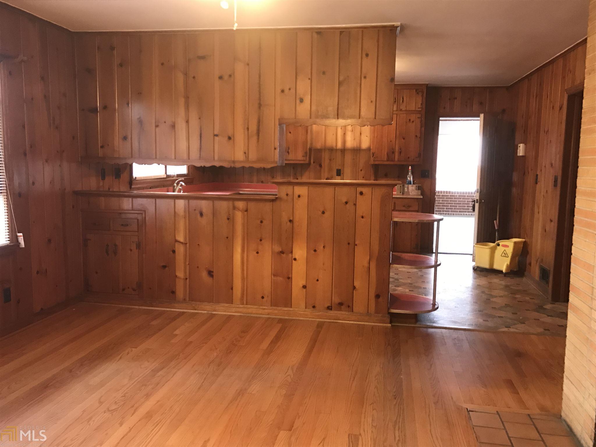 1069 Helen St, Morrow, GA 30260 photo 5
