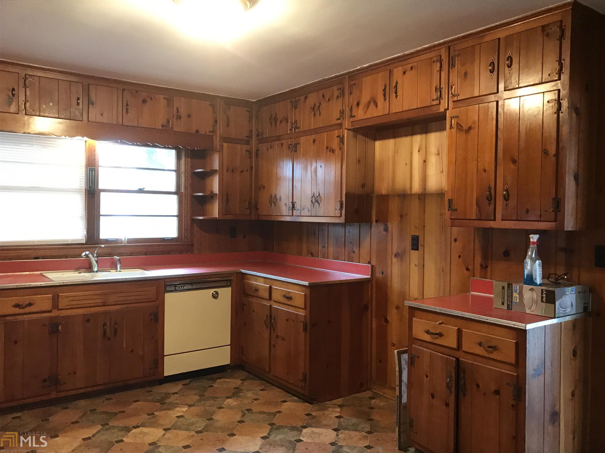1069 Helen St, Morrow, GA 30260 photo 2