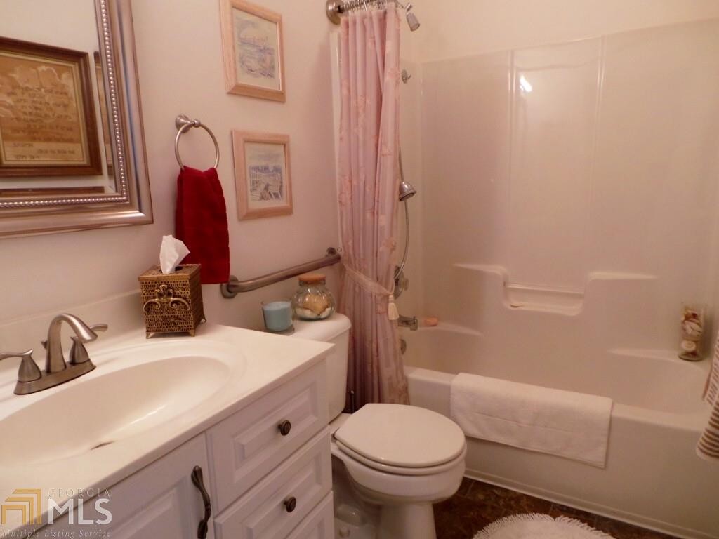 166 Wellington Dr, Lagrange, GA 30240 photo 9