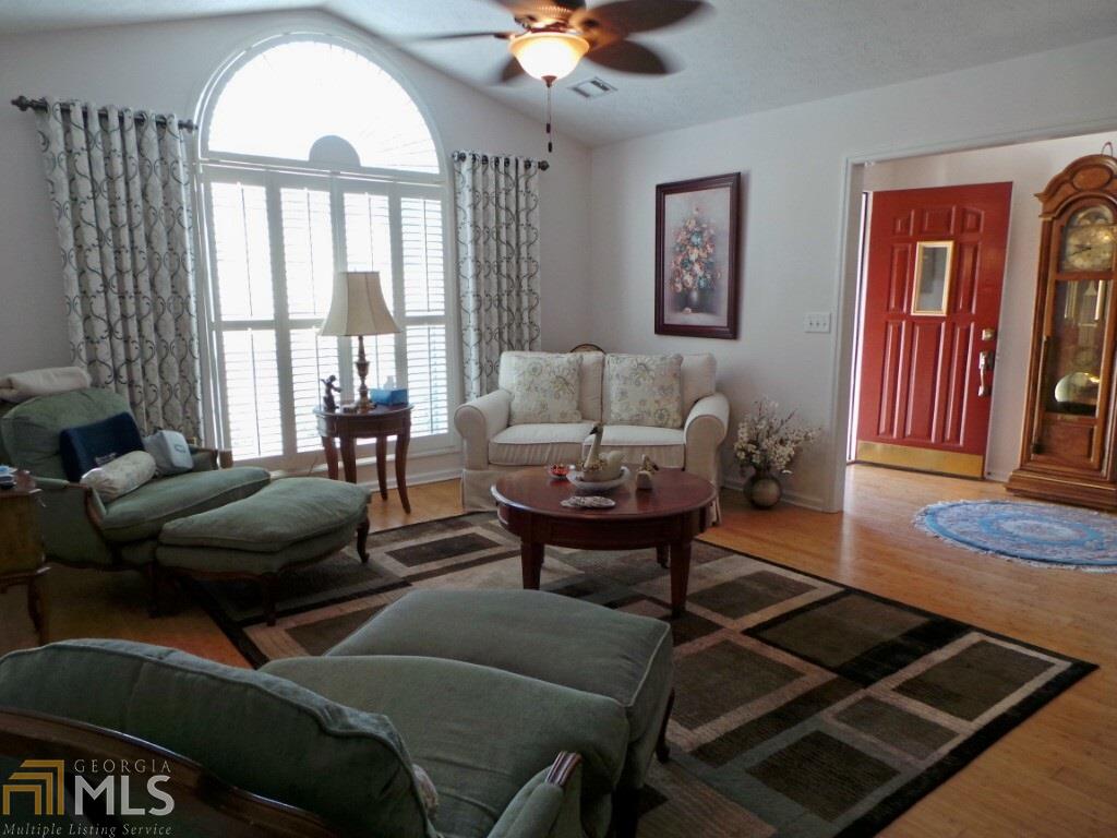 166 Wellington Dr, Lagrange, GA 30240 photo 4