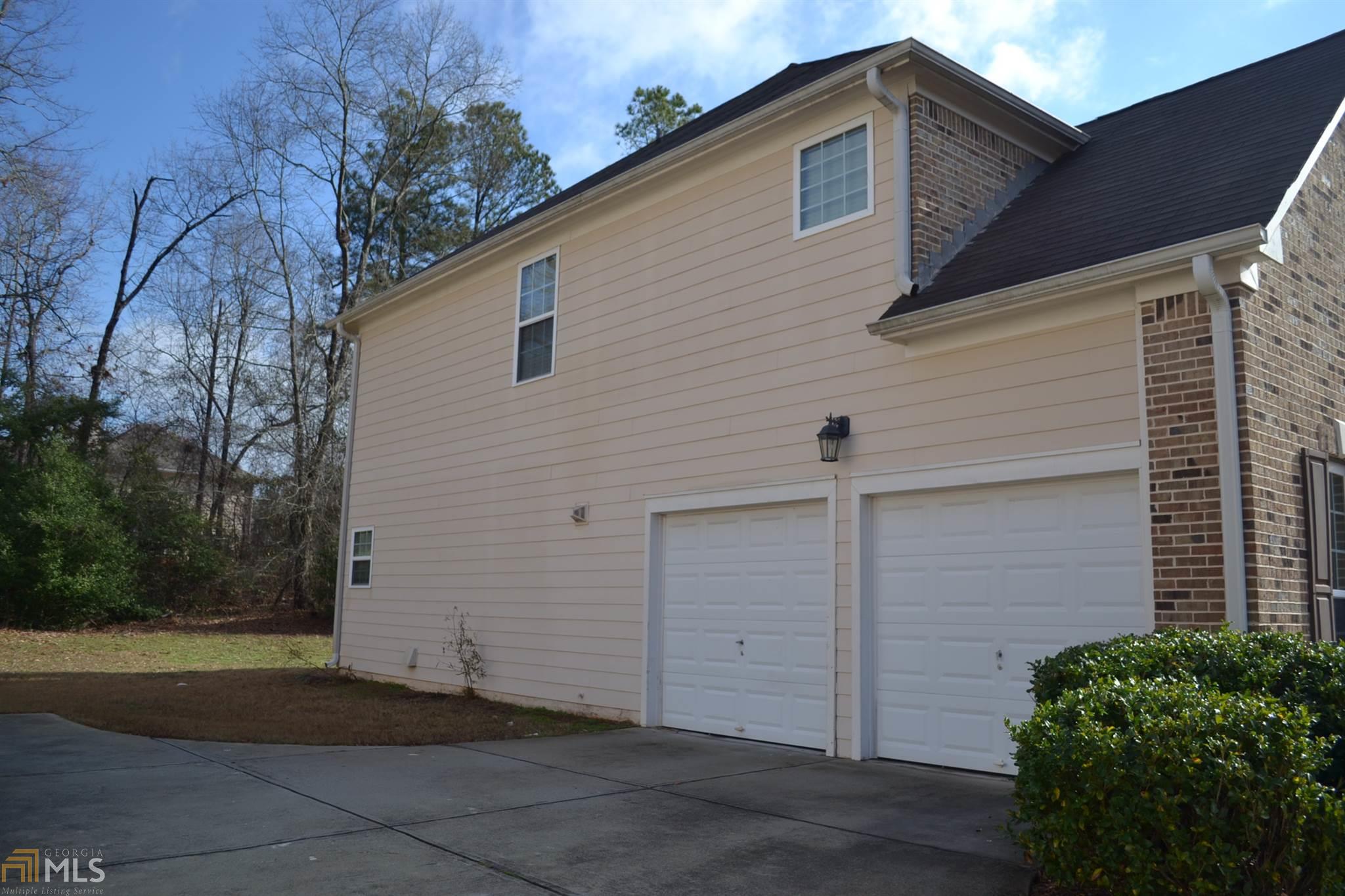 1390 Fall River Dr, Conyers, GA 30013 photo 2