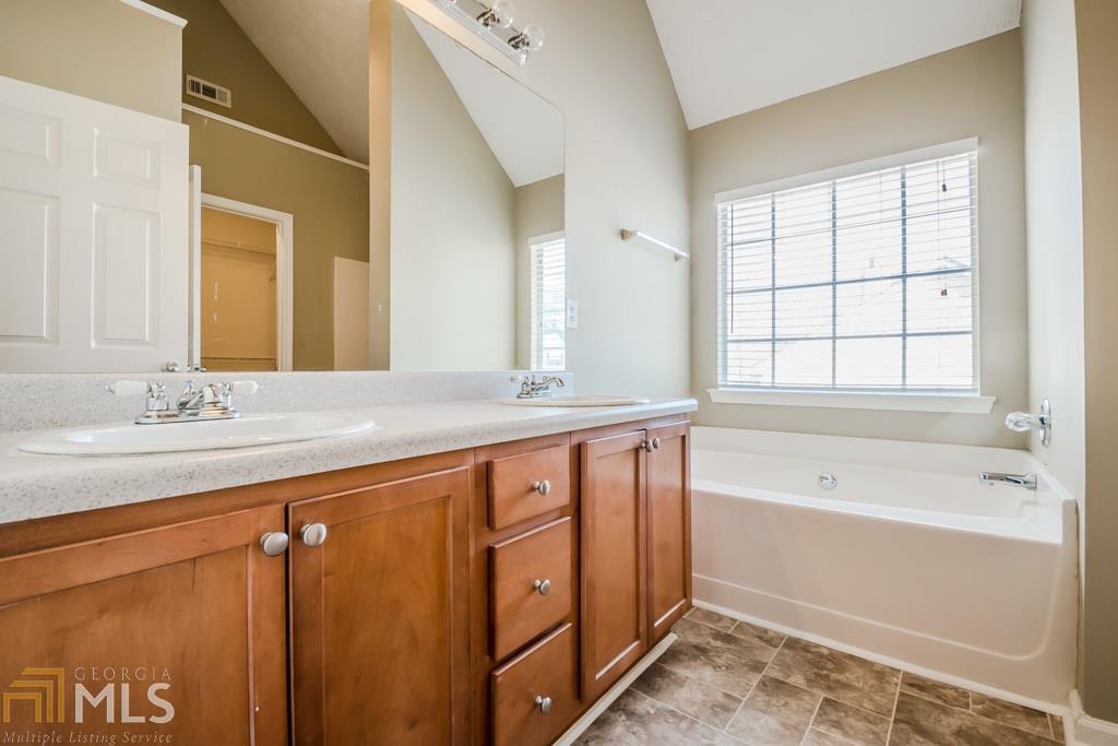 654 Michael Cir, Monroe, GA 30655 photo 13