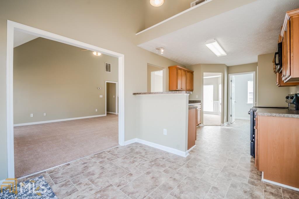 654 Michael Cir, Monroe, GA 30655 photo 9