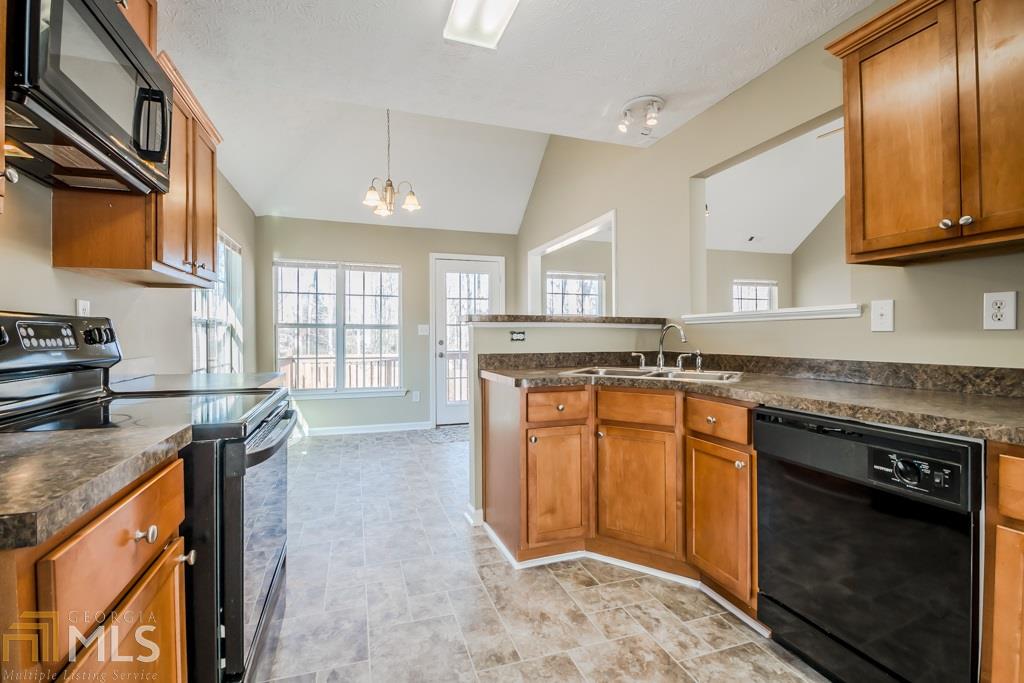 654 Michael Cir, Monroe, GA 30655 photo 6