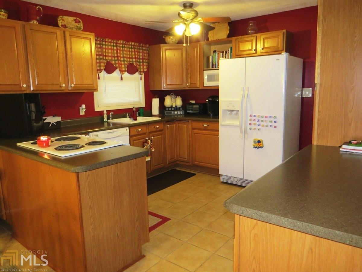765 Skyline Dr, Toccoa, GA 30577 photo 2