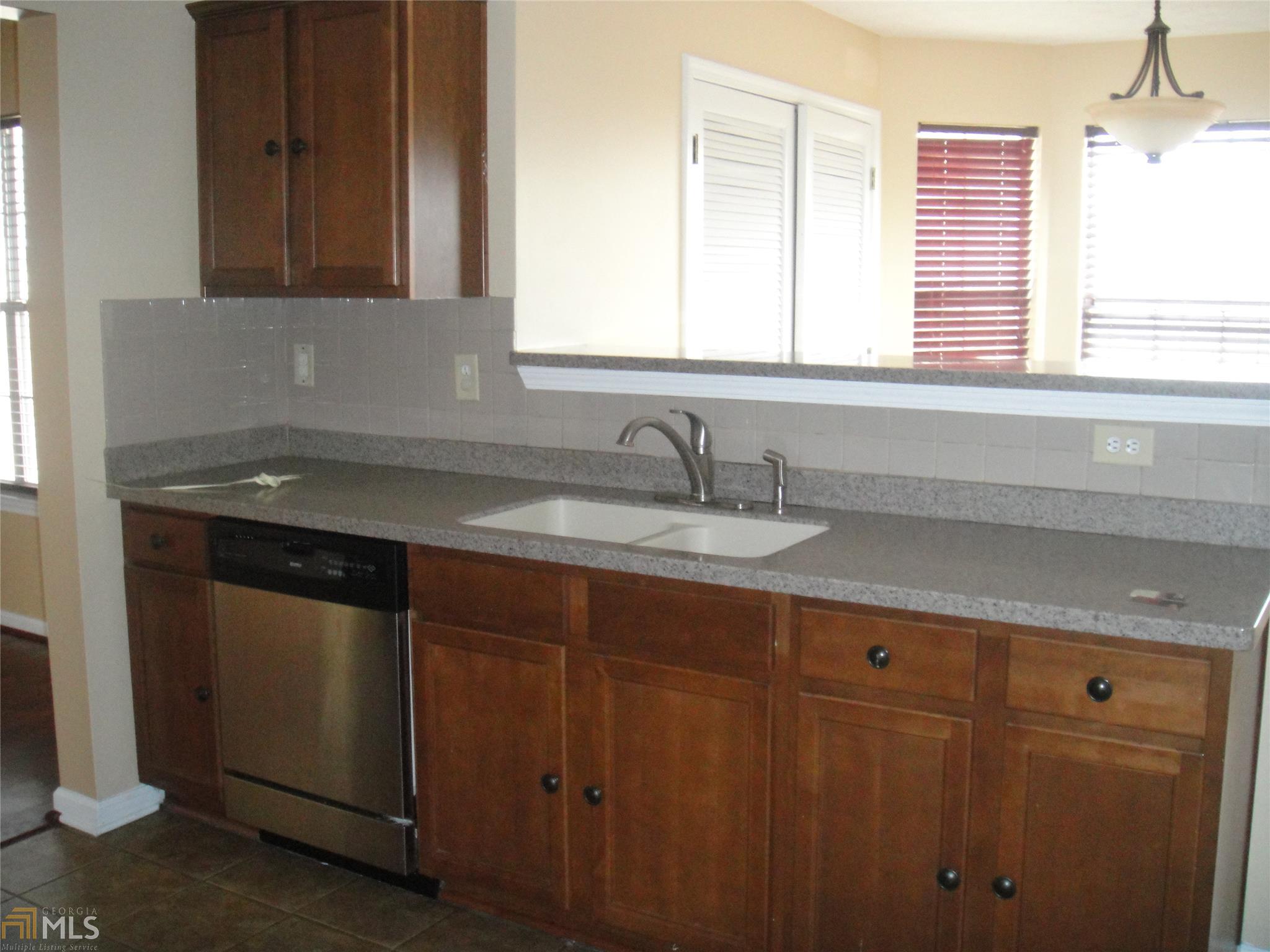295 Vaness Dr, Mcdonough, GA 30253 photo 6