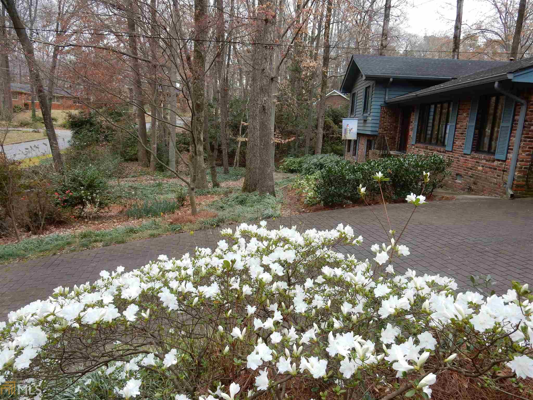 3337 Embry Hills Dr, Chamblee, GA 30341 photo 3