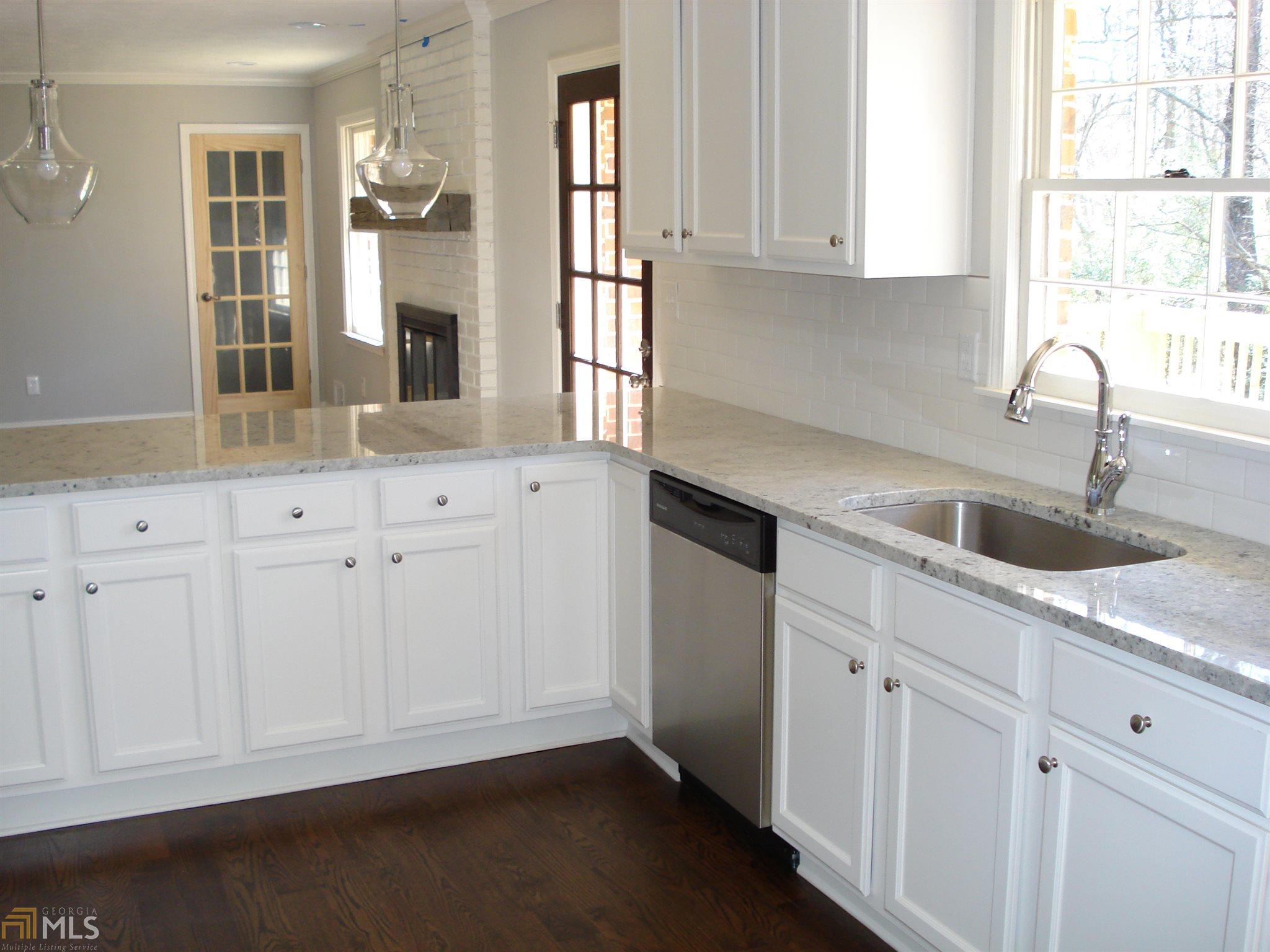 2826 Dunnington Cir, Chamblee, GA 30341 photo 9