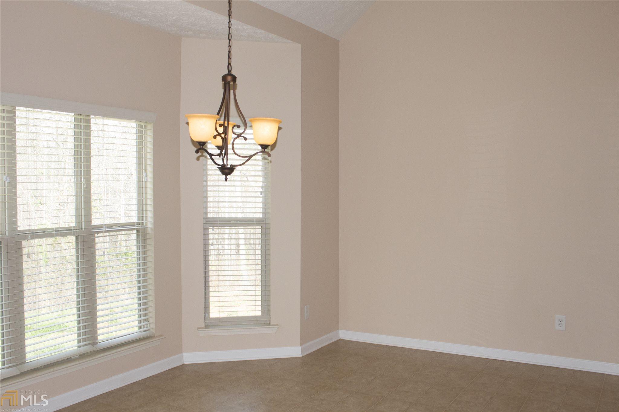137 Cedar Ridge Dr, Lagrange, GA 30241 photo 9