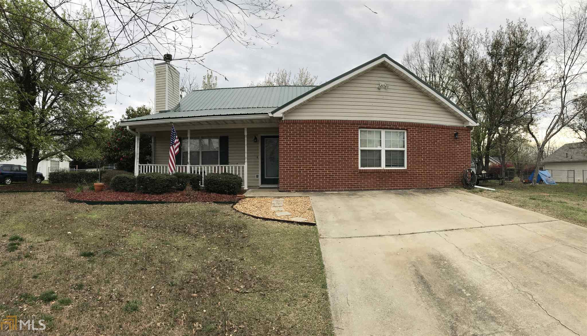 18 Mallie Ct, Hampton, GA 30228 photo 2