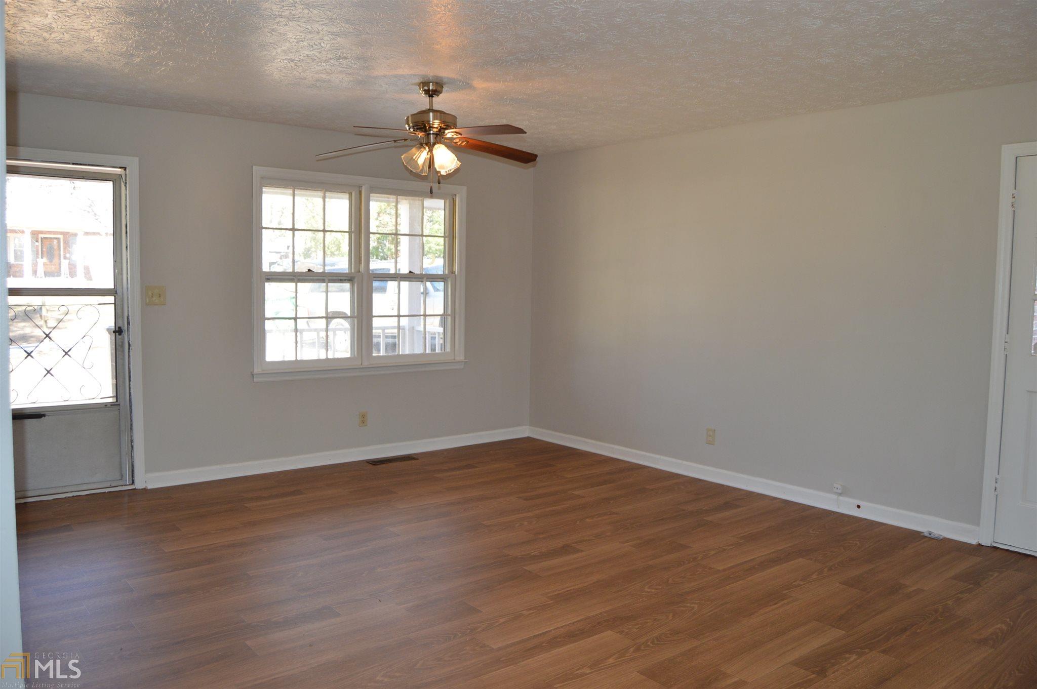 211 Griffith St, Winder, GA 30680 photo 3