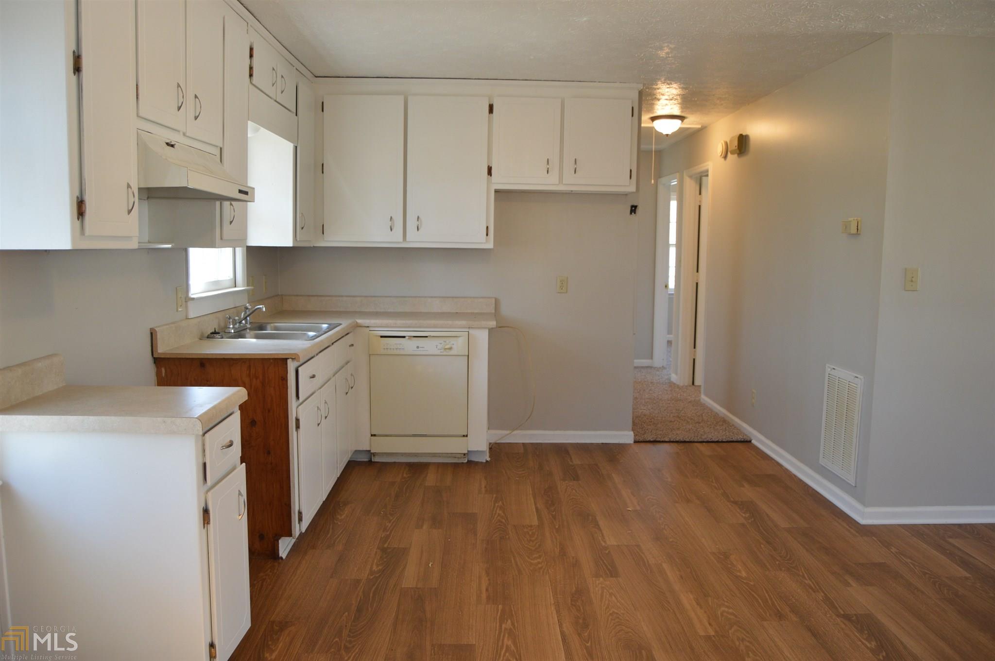 211 Griffith St, Winder, GA 30680 photo 5