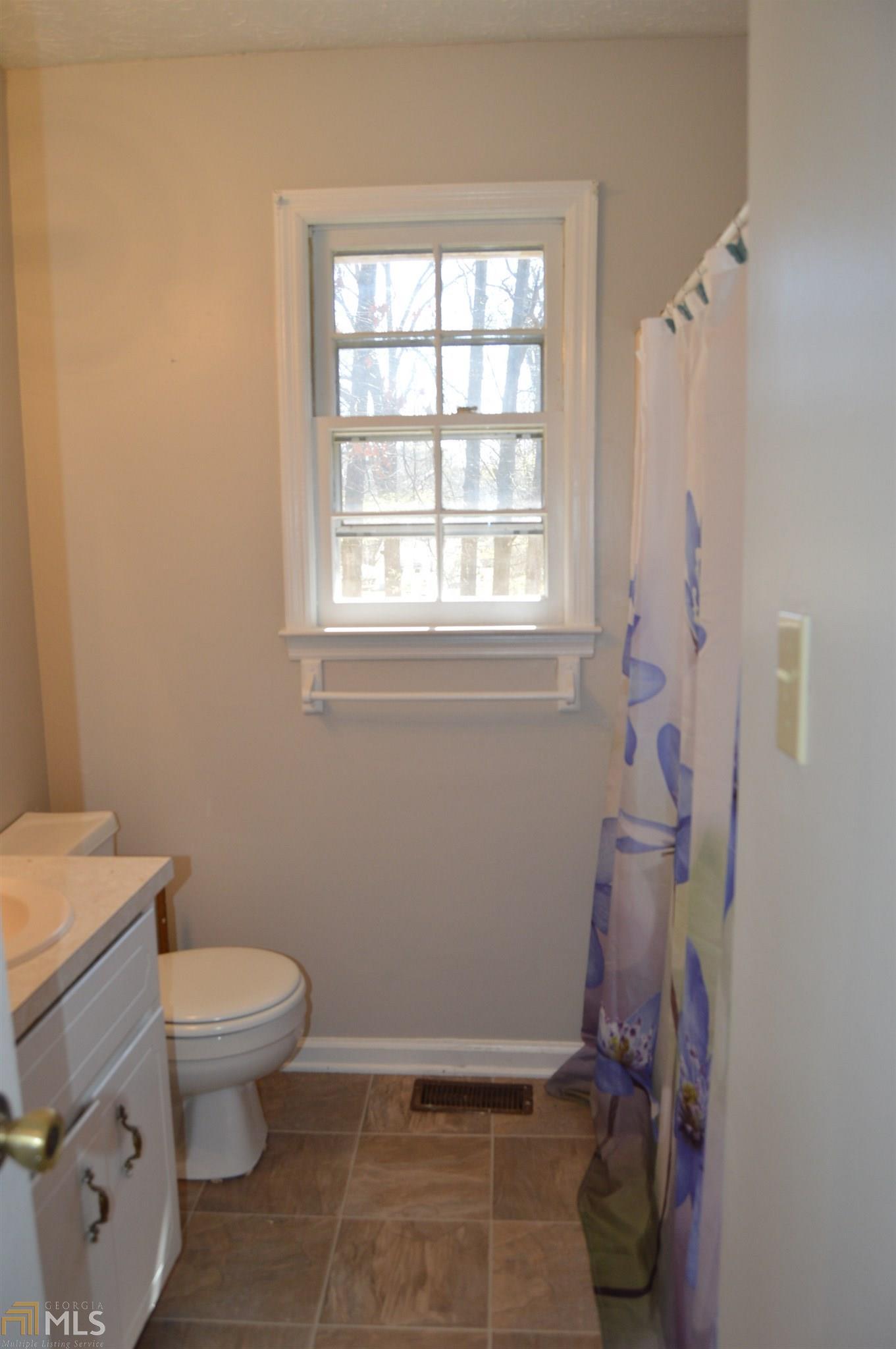 211 Griffith St, Winder, GA 30680 photo 8