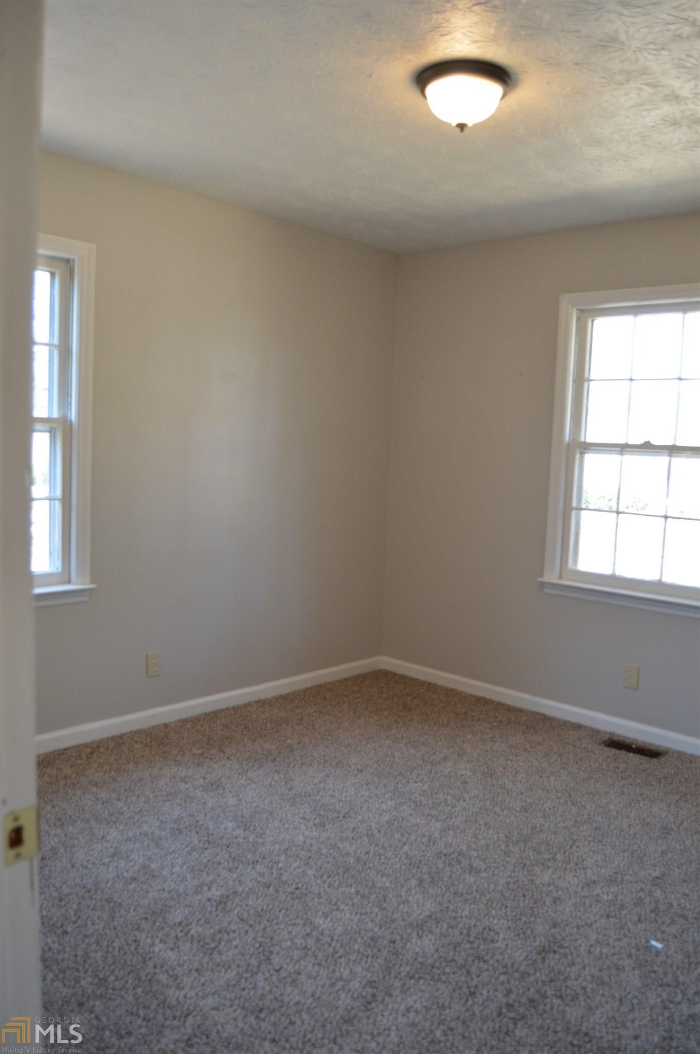 211 Griffith St, Winder, GA 30680 photo 6
