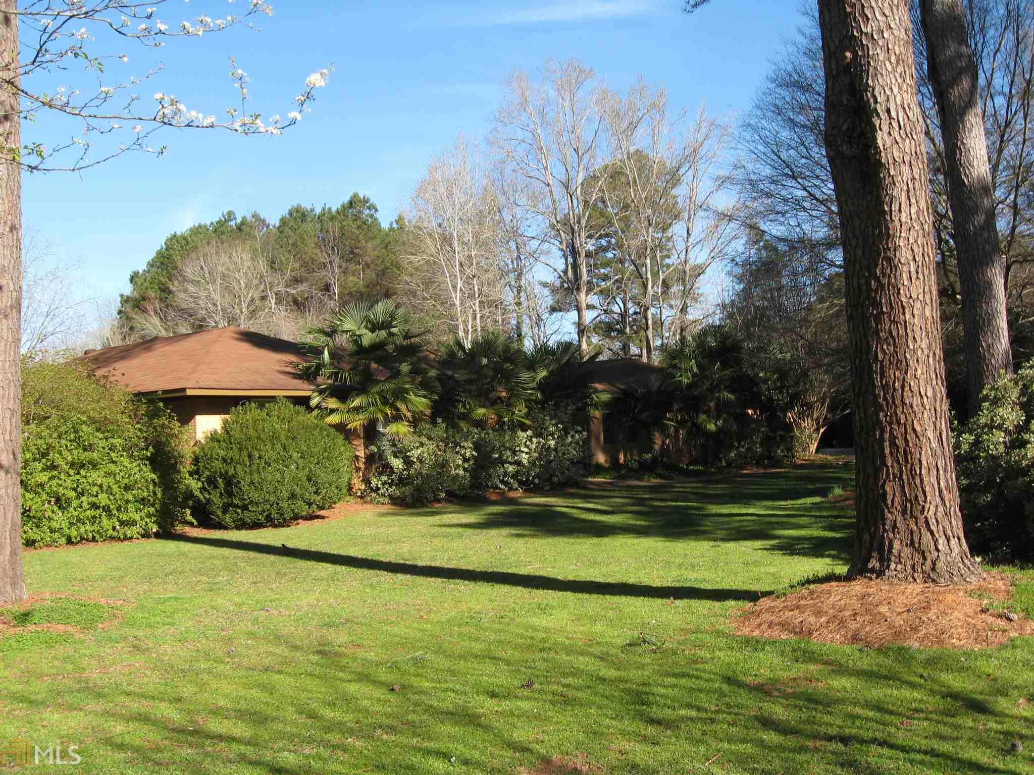 154 Cascade Cir, Lagrange, GA 30241 photo 2