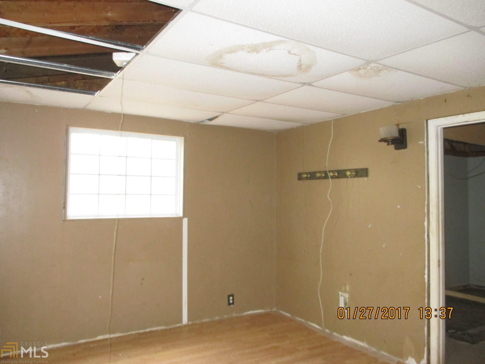 555 Maple Dr, Williamson, GA 30292 photo 2