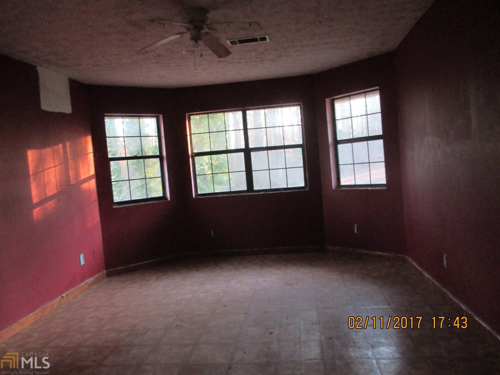 555 Maple Dr, Williamson, GA 30292 photo 5