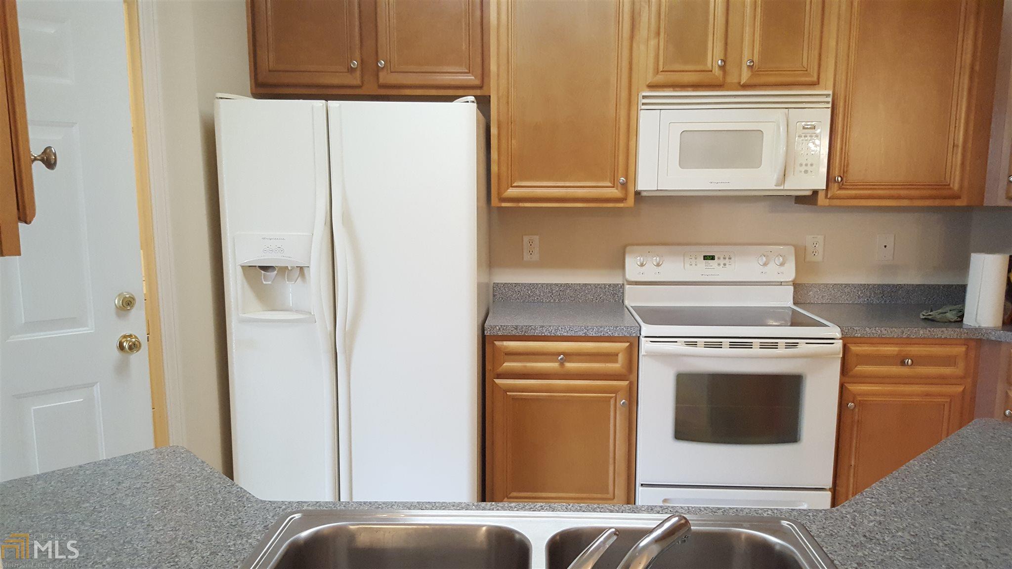 290 Rosenwald Ln, Hampton, GA 30228 photo 2