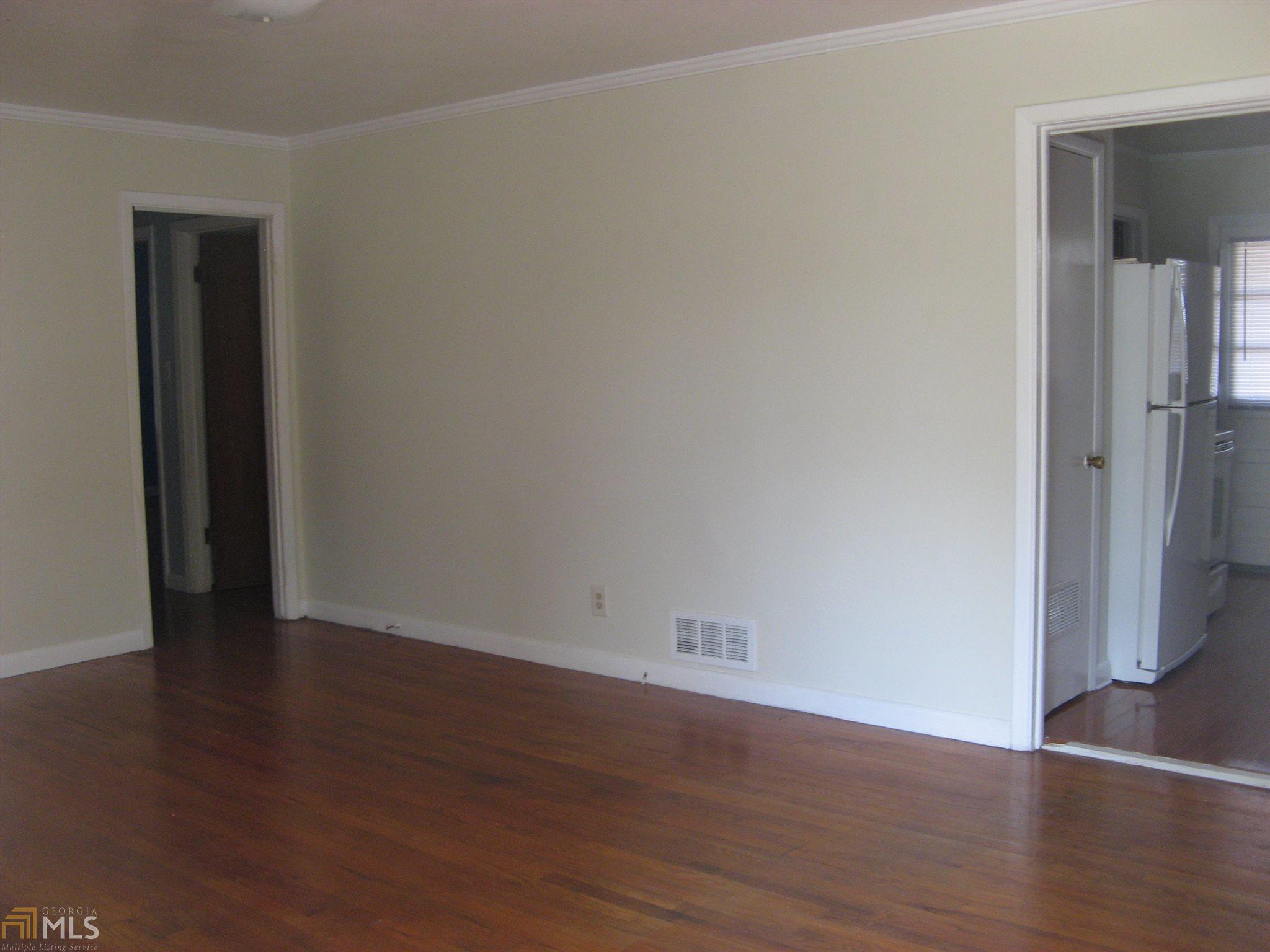 276 6th Ave, Winder, GA 30680 photo 3