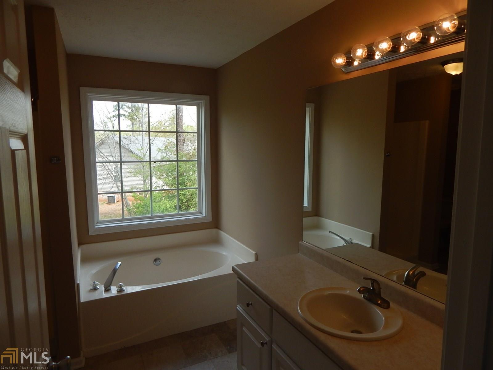 512 Gatewood Dr, Monroe, GA 30656 photo 7