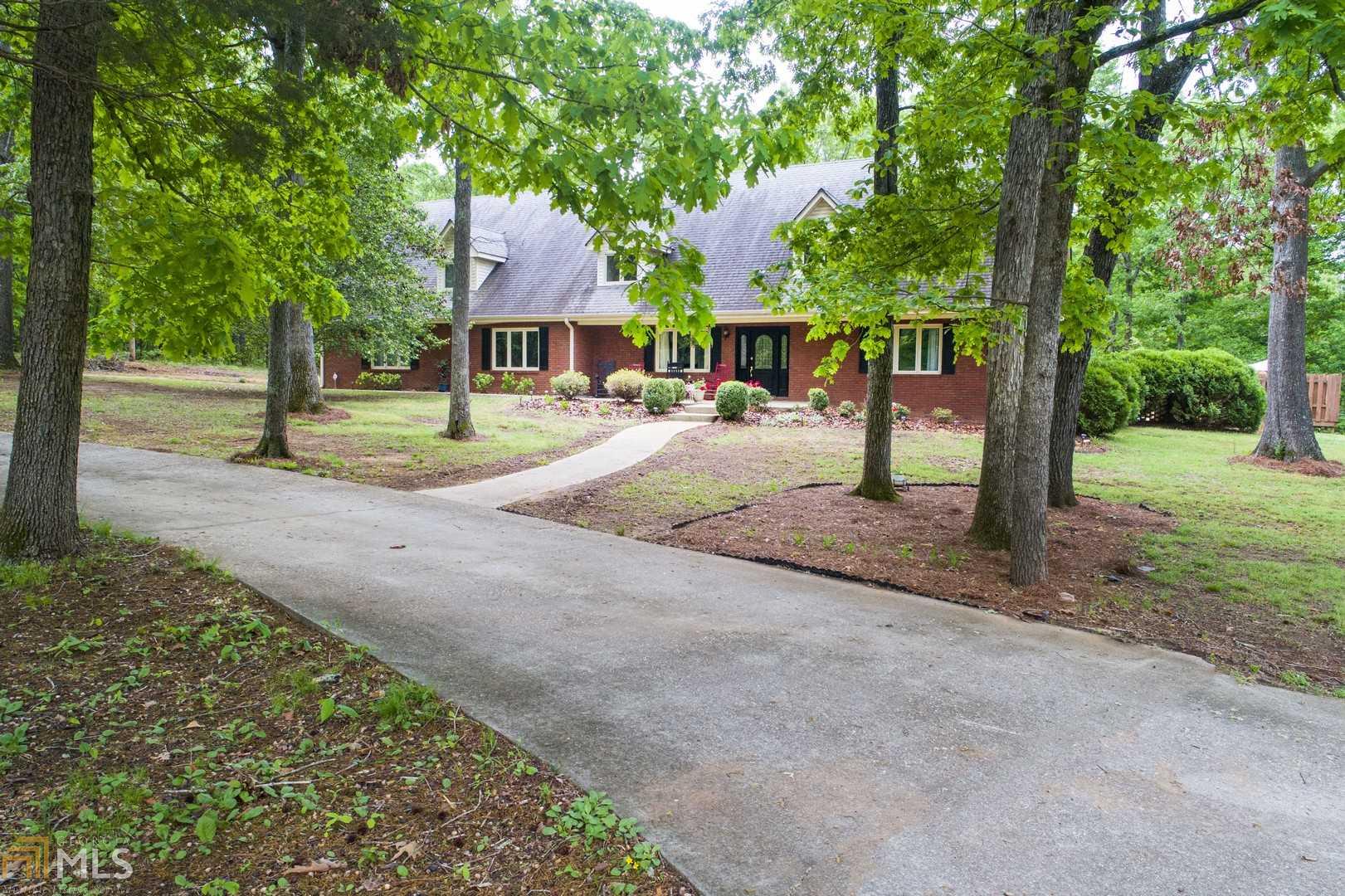 205 High Point Forest Dr, Covington, GA 30016 photo 1