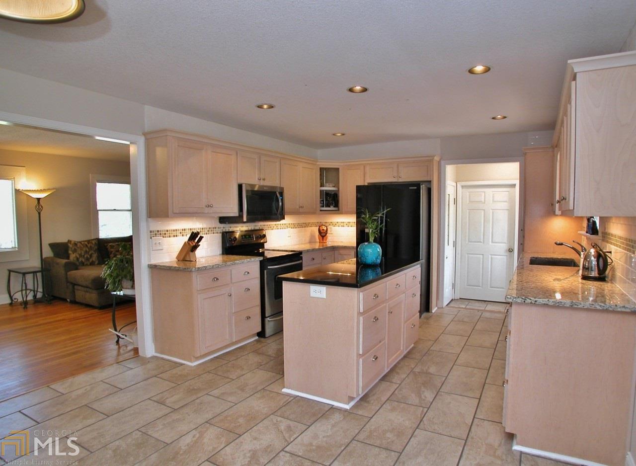 3119 Edgewater Dr, Gainesville, GA 30501 photo 5