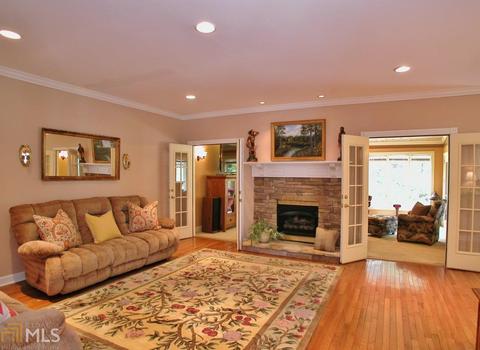 3657 Maple Forge Ln, Gainesville, GA 30504 photo 2