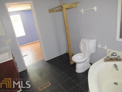 313 S Broad St, Bowman, GA 30624 photo 8