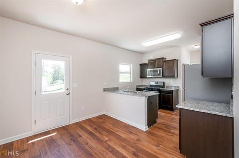 1033 Sutherland Dr, Winder, GA 30680 photo 2
