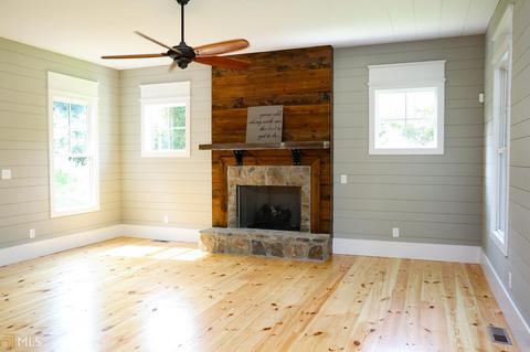 15 E Second St, Newnan, GA 30263 photo 4