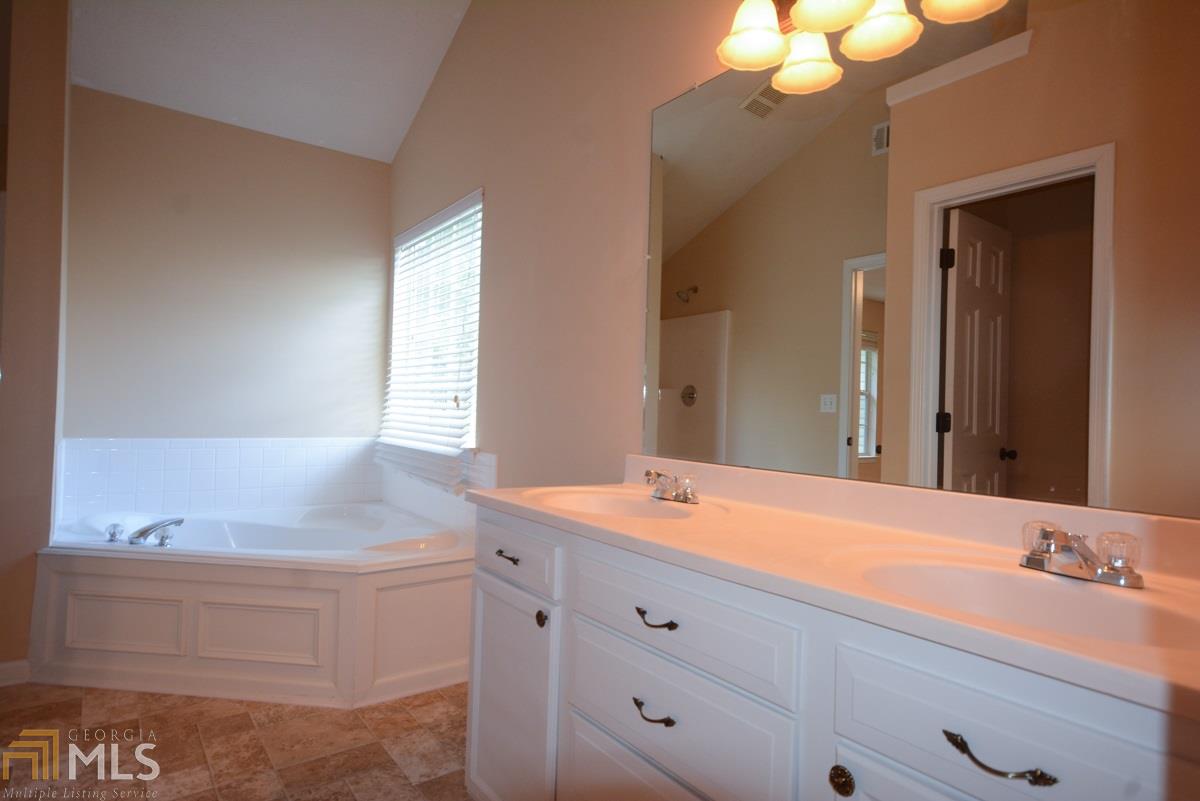 1174 Pointer, Riverdale, GA 30296 photo 10