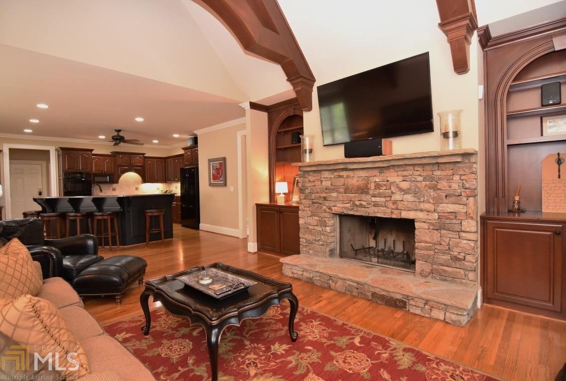 7625 Stratton Pt, Suwanee, GA 30024 photo 10