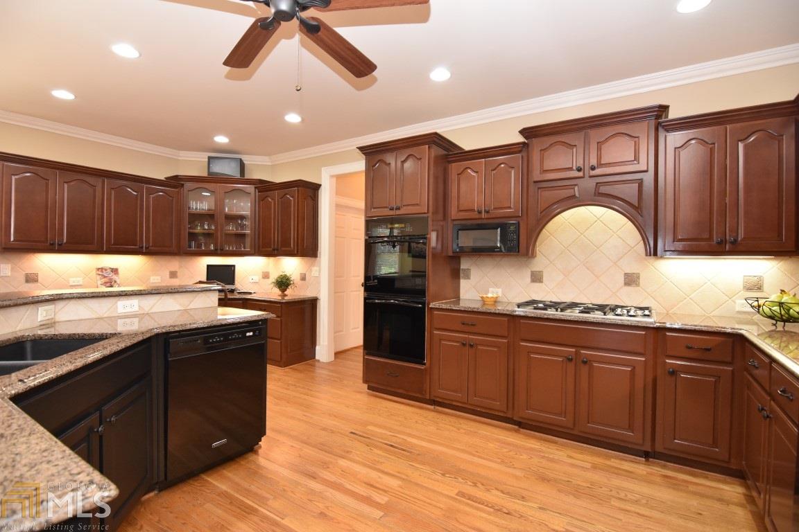 7625 Stratton Pt, Suwanee, GA 30024 photo 12