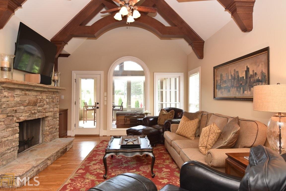 7625 Stratton Pt, Suwanee, GA 30024 photo 9