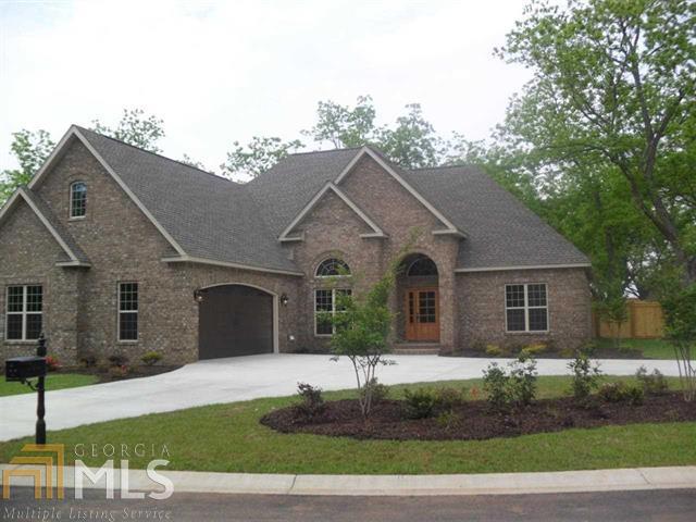 409 Taylor Elaine Dr, Warner Robins, GA 31088