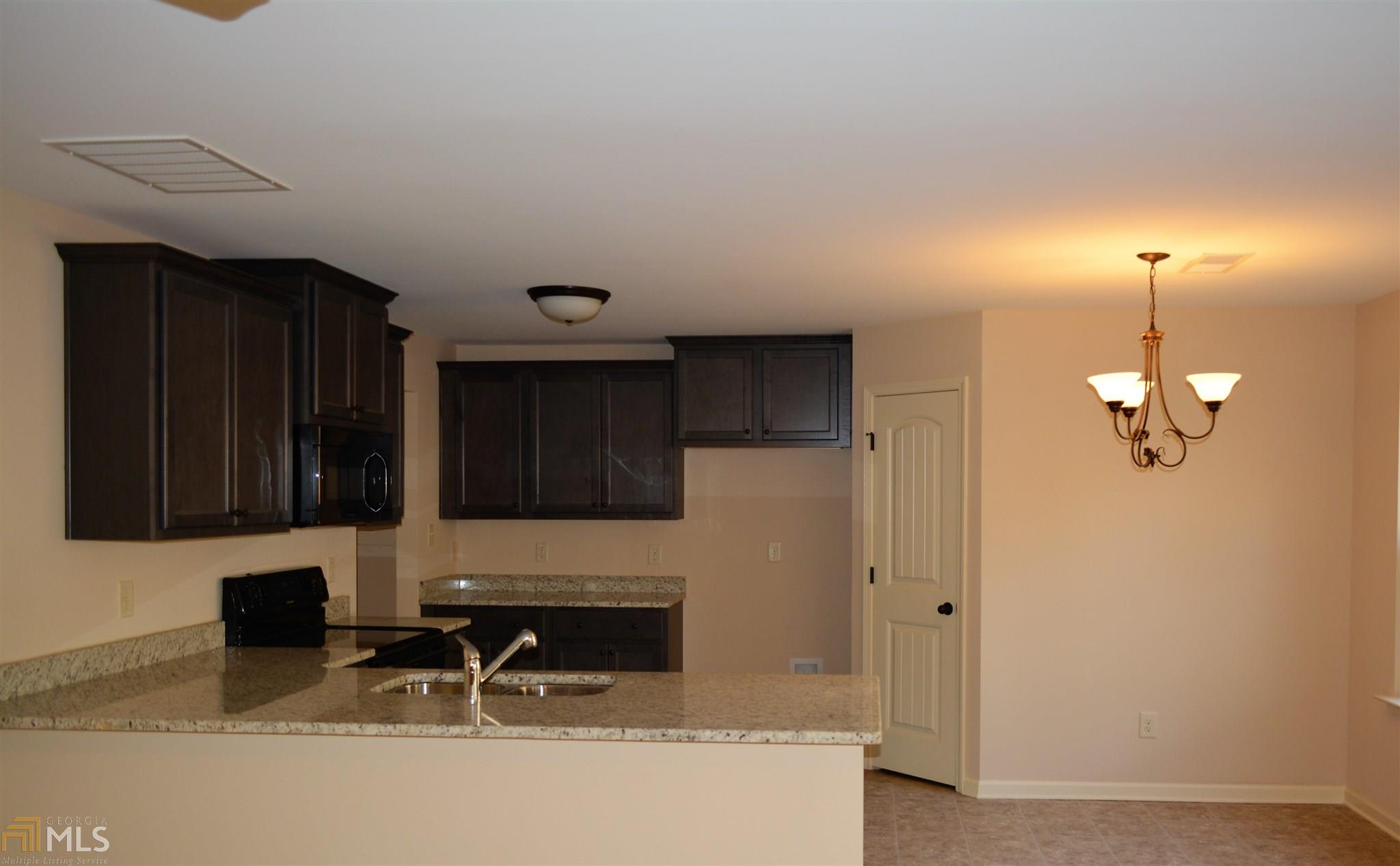 302 Jasmine Ln, Lagrange, GA 30241 photo 12