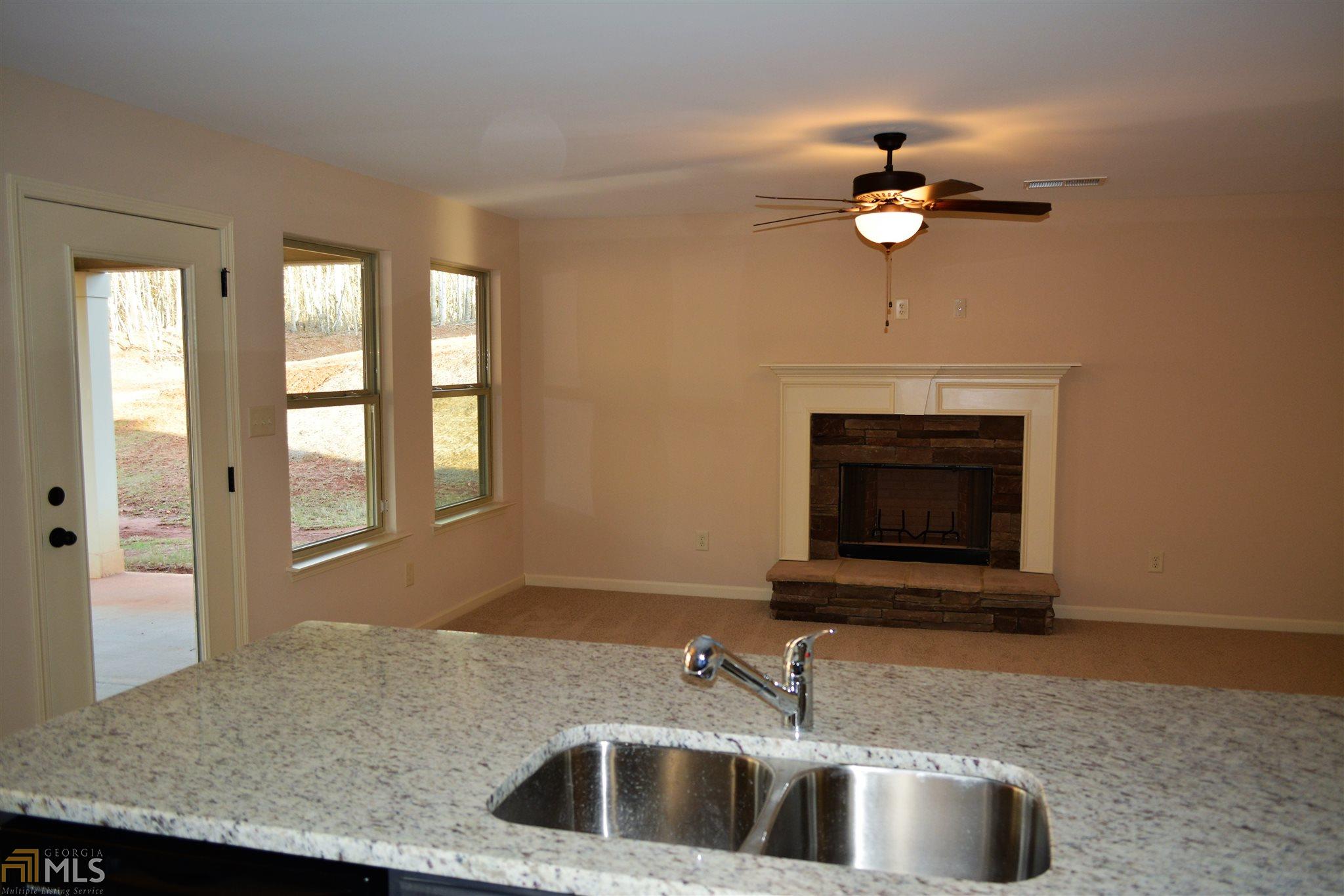 302 Jasmine Ln, Lagrange, GA 30241 photo 11