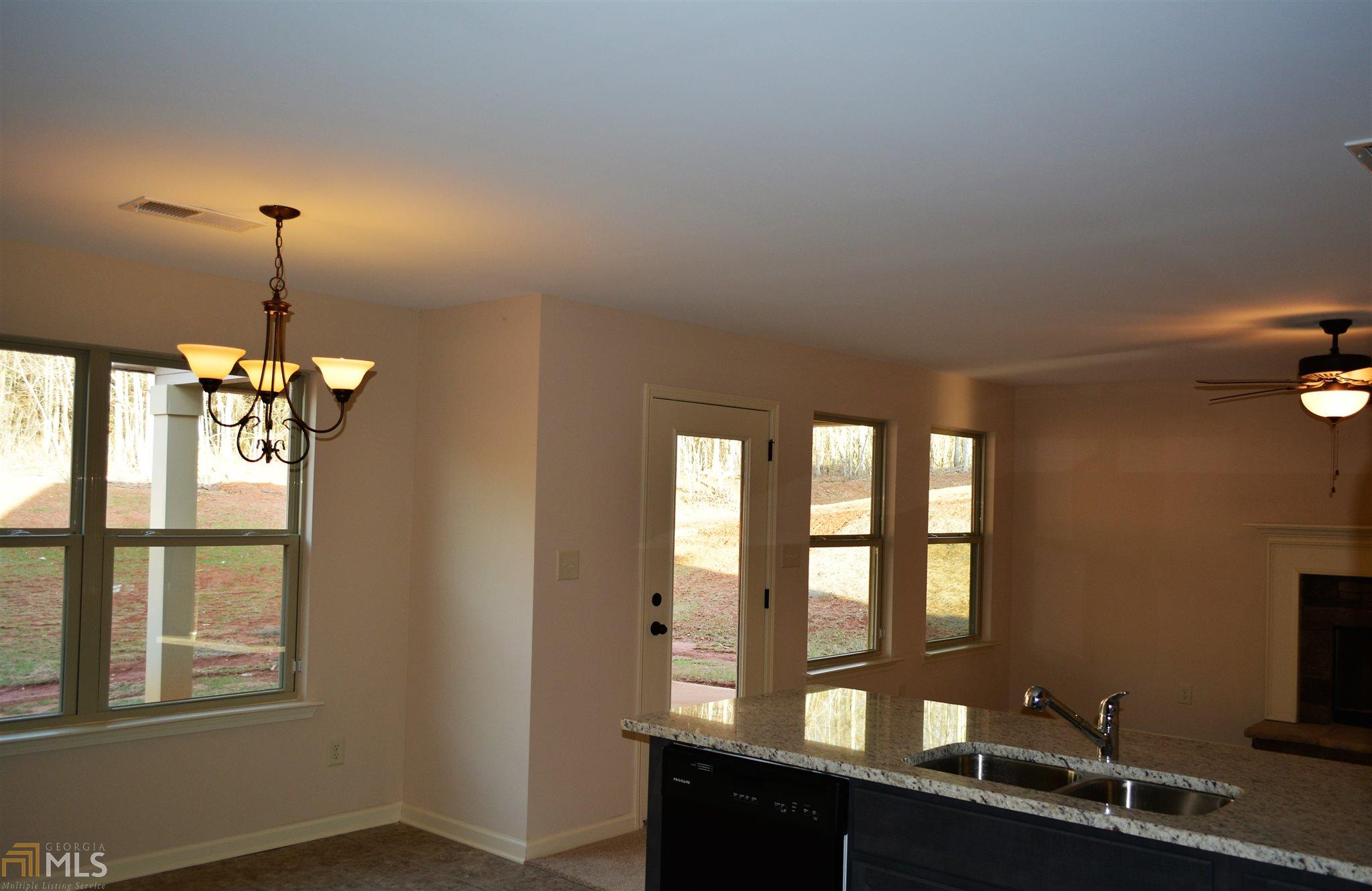 302 Jasmine Ln, Lagrange, GA 30241 photo 10