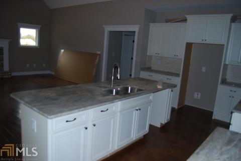 64 Jackson Dr, Forsyth, GA 31029 photo 4