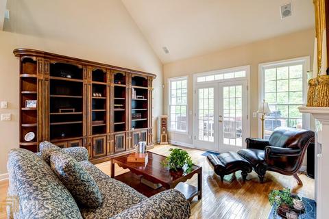 6830 Sterling Dr, Suwanee, GA 30024 photo 9