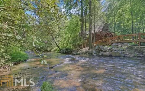 247 Barlow Fields Ln, Hayesville, NC 28904 photo 2