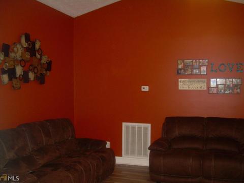 61 Beeks Cir, Williamson, GA 30292 photo 5